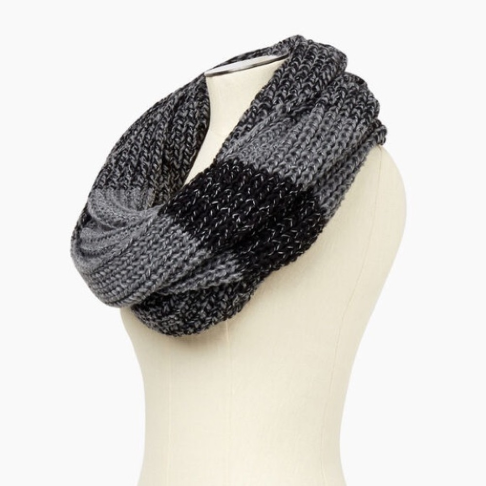 Roots Jaclyn Chunky Knit Infinity Scarf in Cabernet
